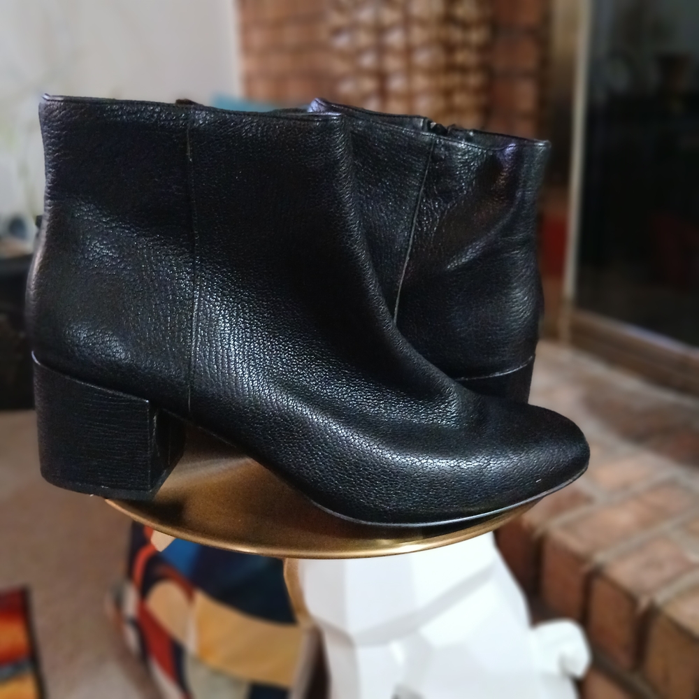 Banana Republic Sleek Black Ankle Boots